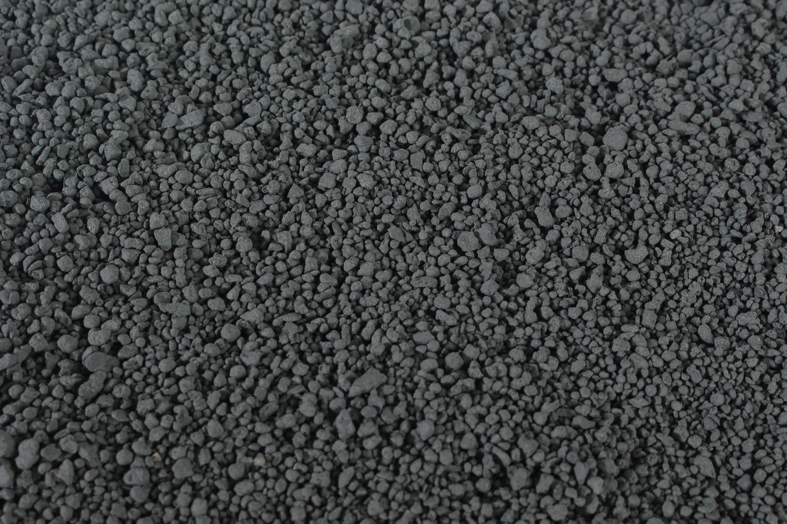 Cát mèo bentonite than nghiền 1-2 mm