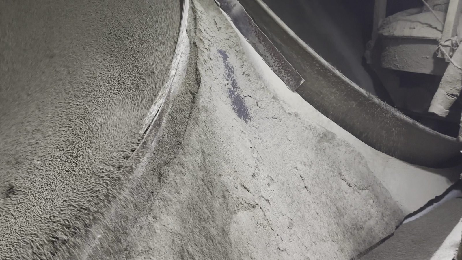 tạo hạt cát mèo bentonite